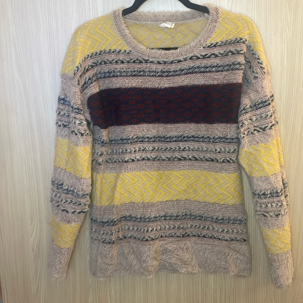 Hem and Thread Women’s Size Small Fuzzy Sweater